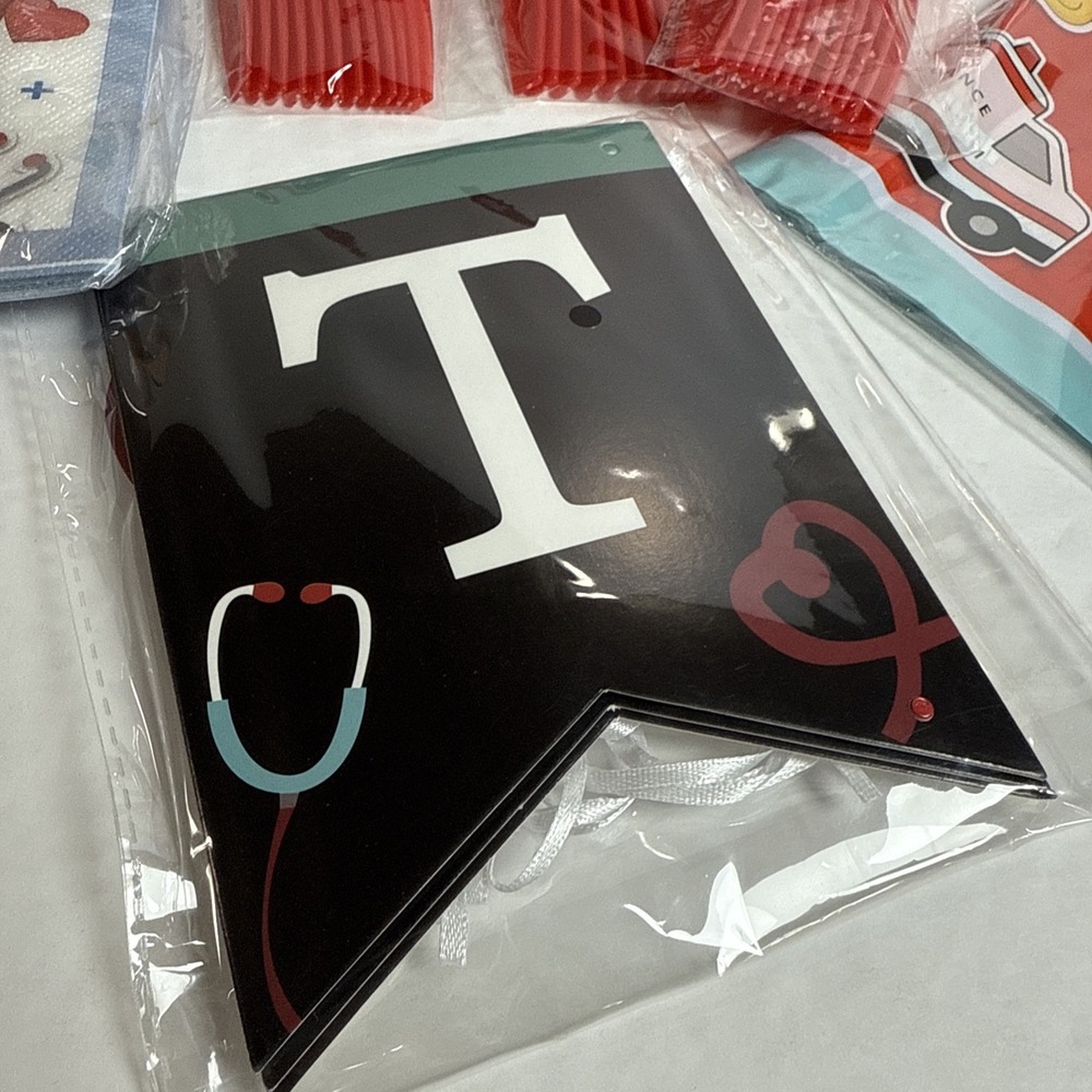 NURSE party decorations and table setting for 12 Banner NEW - Picture 5 of 5